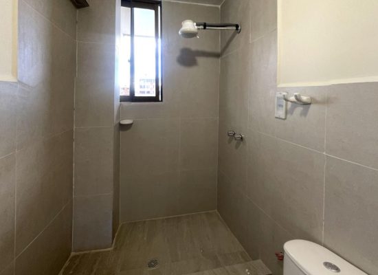 Calle-Fernando-Diez-de-Medina-Bathroom.jpg