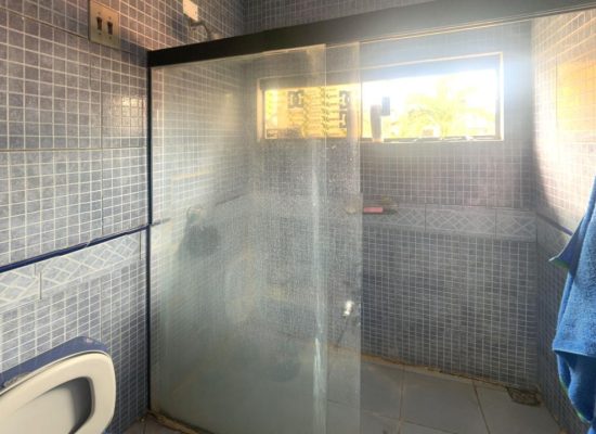 Calle-Puerto-Suarez-Bathroom-1-1.jpg