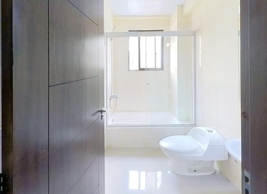 RODRIGO-OCHOA-ACHUMANI-Bathroom-1.jpg