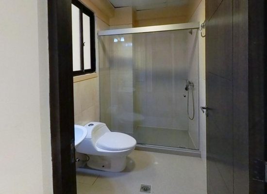 RODRIGO-OCHOA-ACHUMANI-Bathroom-2.jpg