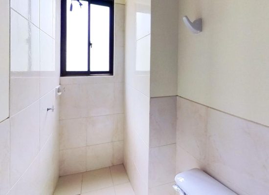RODRIGO-OCHOA-ACHUMANI-Bathroom-3.jpg